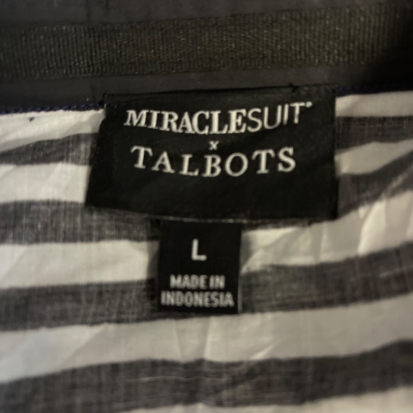 Miraclesuit Talbots Beach shirt with ombré stripes - Picture 3 of 4
